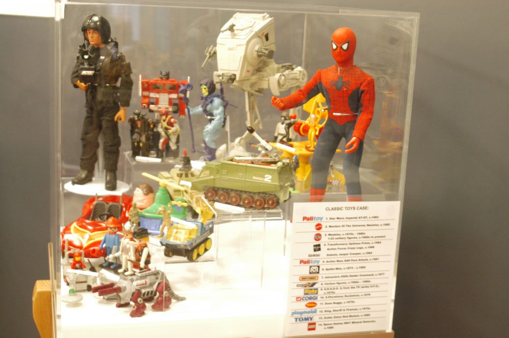 Community Collectors (Classic Toys 01).JPG