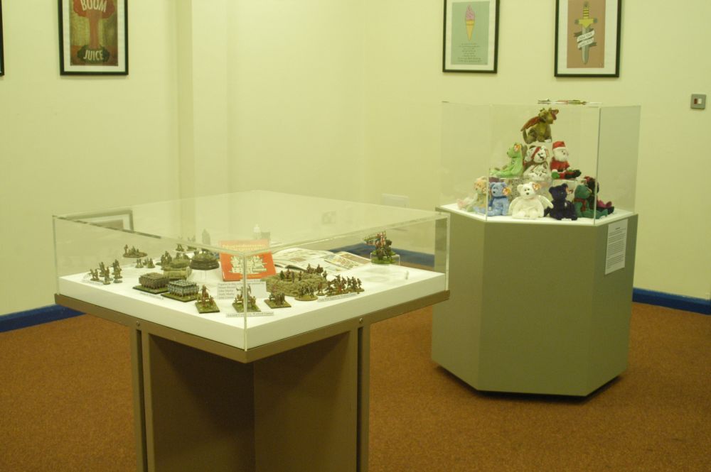 Community Collectors (Wargaming & Beanie Babies).JPG