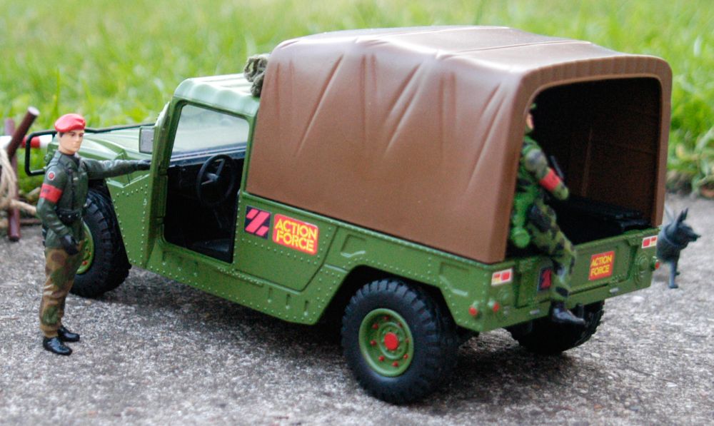 Military Police Hummer 04.jpg
