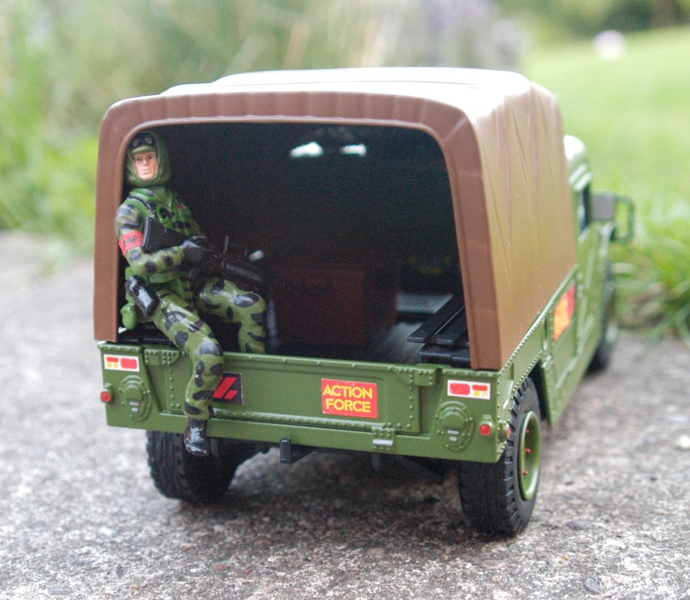 Military Police Hummer 03.jpg