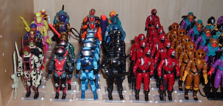 gijoe-collection-g-i-joe-display.g.i.joe-display-stun-viper-maggots-crimson-guard-strato-viper.jpg
