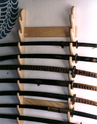 iaido sword rack 001q.jpg